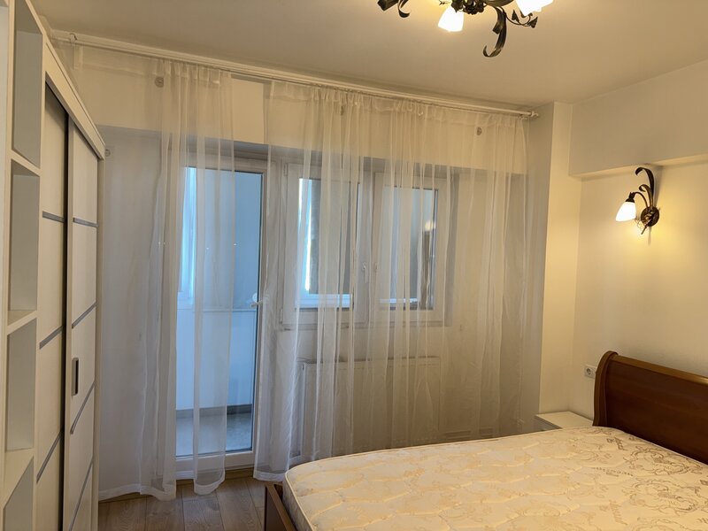 Universitate, str. Ion Nistor,