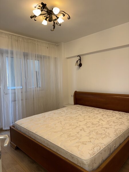 Universitate, str. Ion Nistor,
